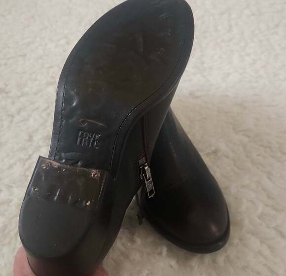 Frye Women's Carson Piping Bootie Black/ Scarlet/ SIZE: 6.5 - Picture 8 of 11